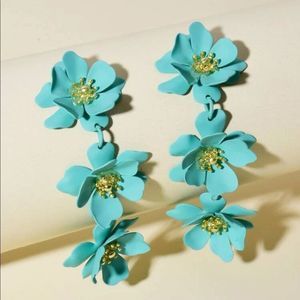 NWT Flower Drop Earrings